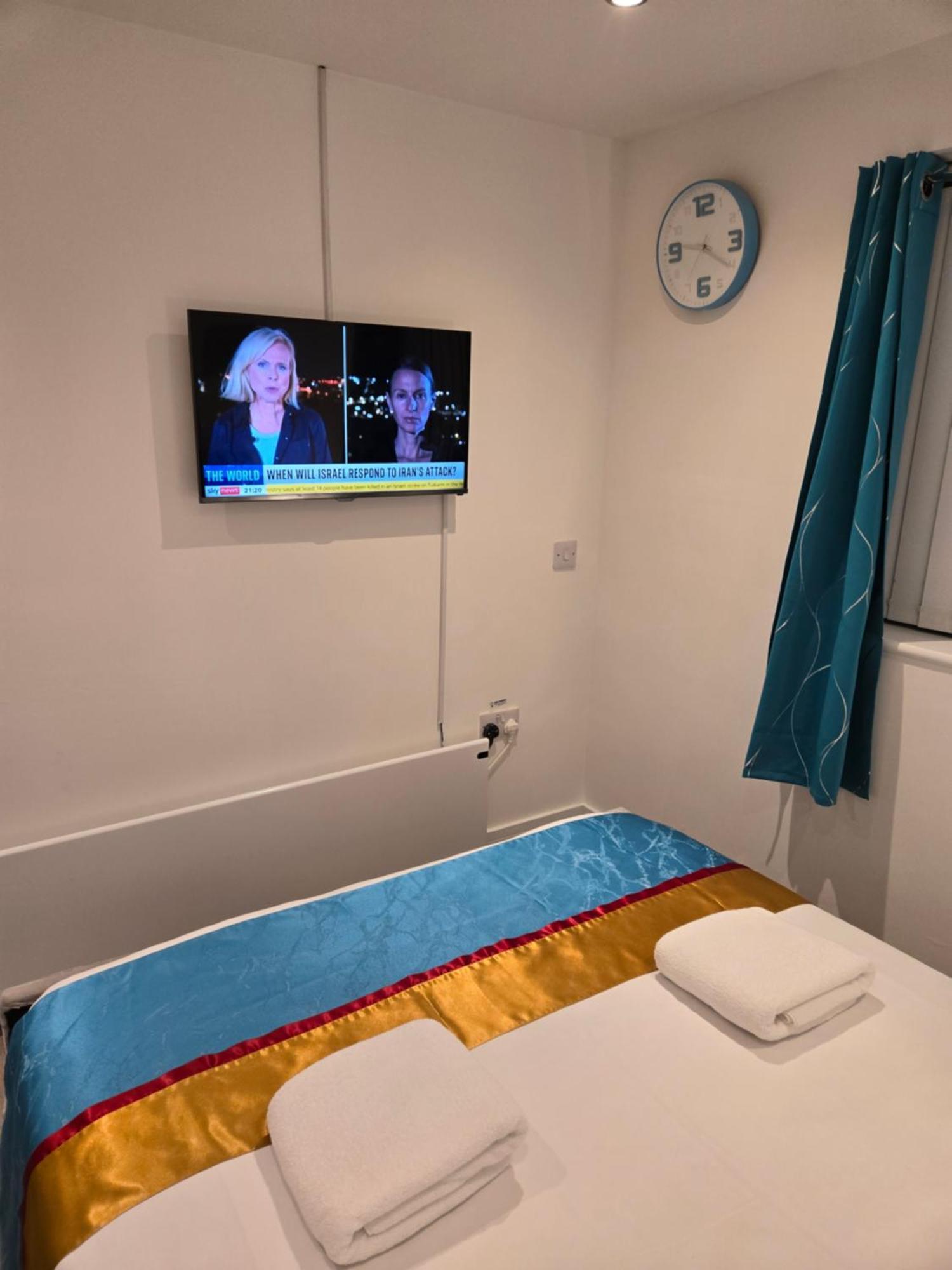 The Cosy Pod Studio - Short Stay In Salford Exterior foto